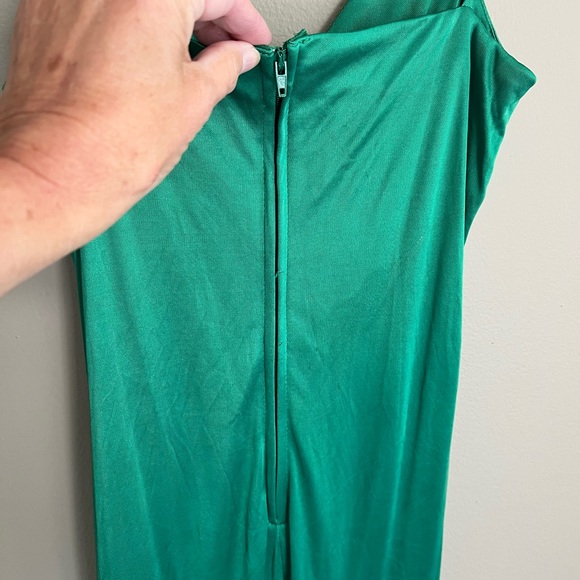 Formal Wear - Picture 4 of 4